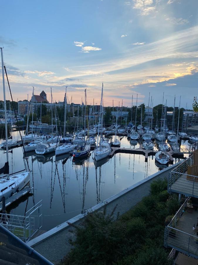 Ferienwohnung Marina Am Ryck グライフスヴァルト エクステリア 写真